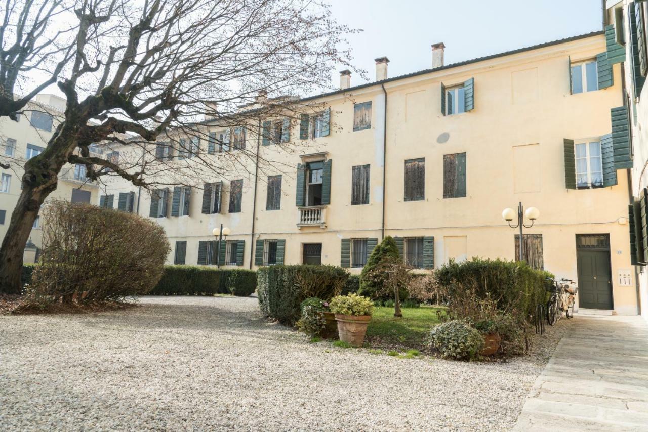Catoo Dimora Di Design Park In Palazzo Nobiliare Al Duomo Apartment Padova Bagian luar foto
