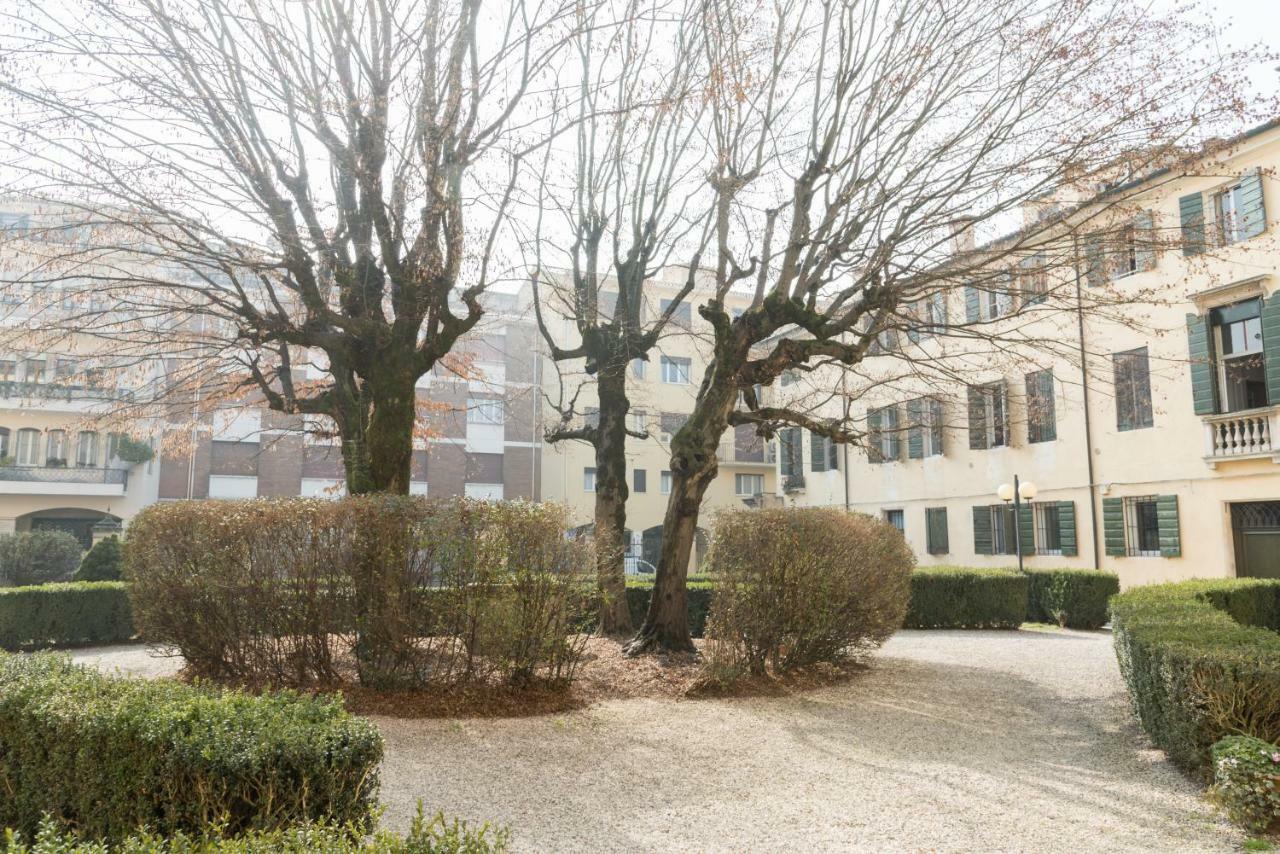 Catoo Dimora Di Design Park In Palazzo Nobiliare Al Duomo Apartment Padova Bagian luar foto